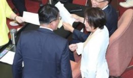 台湾媒体人爆料娱乐圈,揭秘明星幕后真相！”