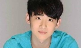 娱乐圈吃瓜男博主小说,瓜田里的秘密风云录